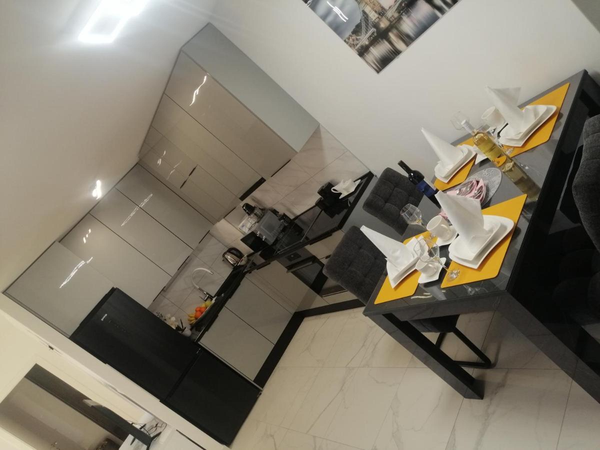 Luxury Apartment Queen Solin Esterno foto