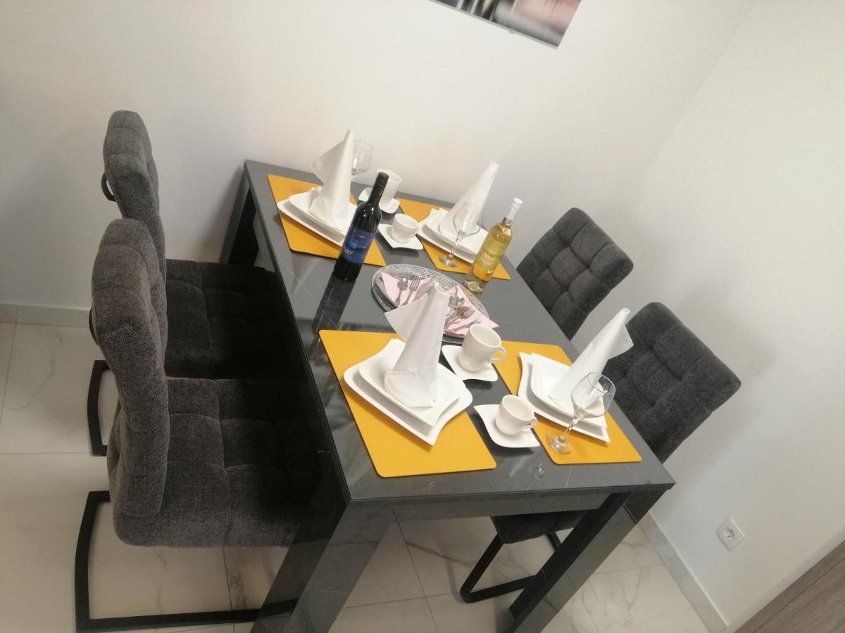 Luxury Apartment Queen Solin Esterno foto